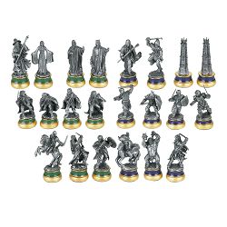 NOBLE COLLECTION Lord of the Rings Chess Set - 812370010417