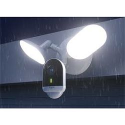 Tapo C720 Smart Floodlight Camera, 2K QHD Color Night Vision, 2 Floodlights, Night Vision: 850 nm IR LED (98 ft /29.9 m) Full-Color Night Vision, 1 MicroSD Card Slot (Up to 512GB)