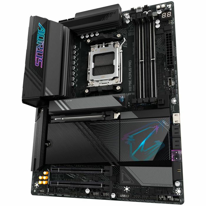 X870E-AORUS-PRO_4.jpg